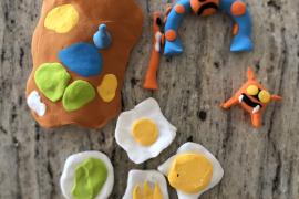 Monstruos y tablero de juego para bailar se mezclan para llegar a la corona.