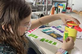 Sáng chế cho chai của tôi nổi bật với hình dạng Gummy Bear. 