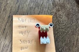 Quái vật nhãn cầu gầm