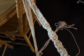 Bắt đầu móc treo cây macrame