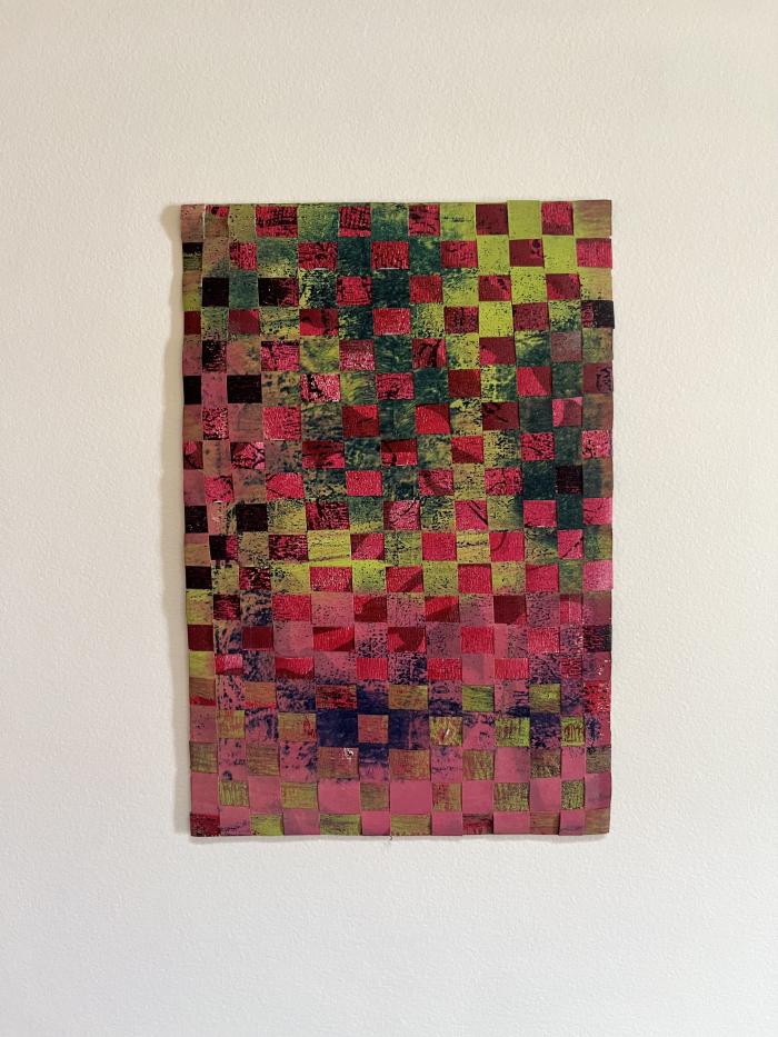 Giấy đầy màu sắc dệt với nhau