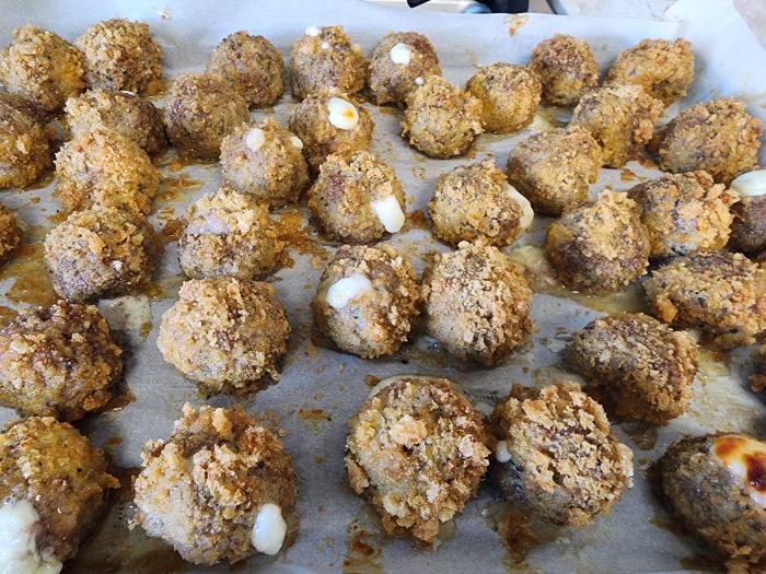 tray of keto meatballs